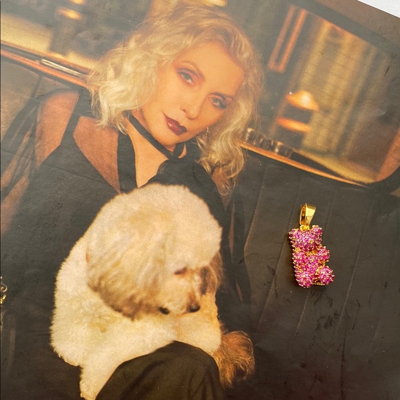 Last one- Auntie Bear Pendant - Picture 4 of 11